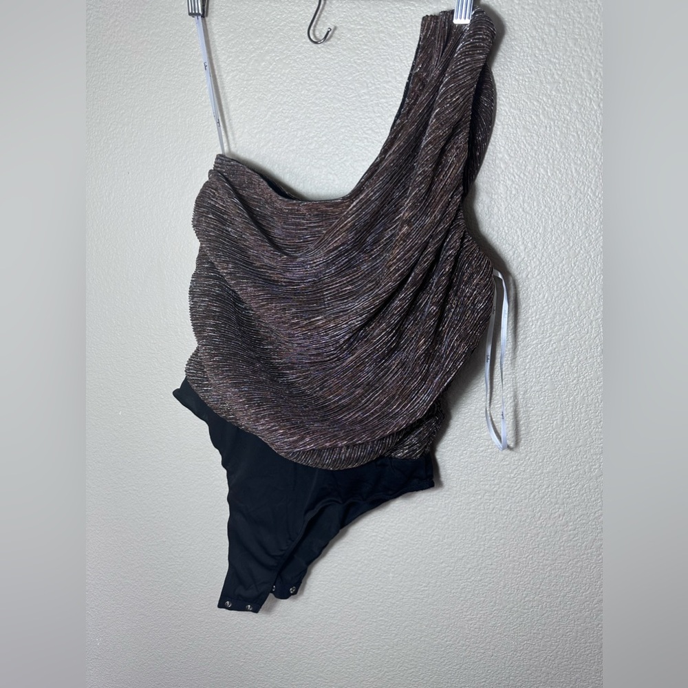 New lulus grey one shoulder bodysuit